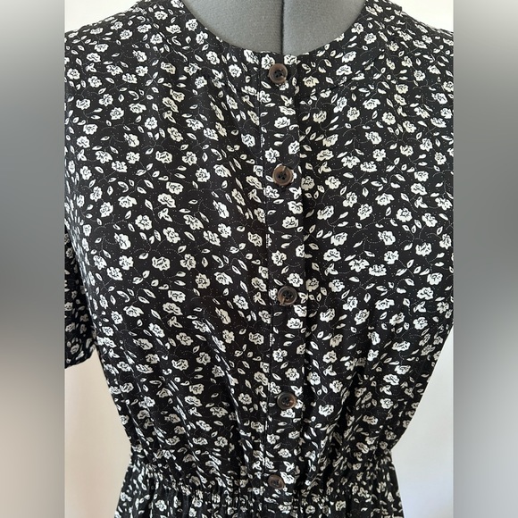 Ditsy Floral Dress Full Length with Button Blouse Size M - Picture 3 of 5